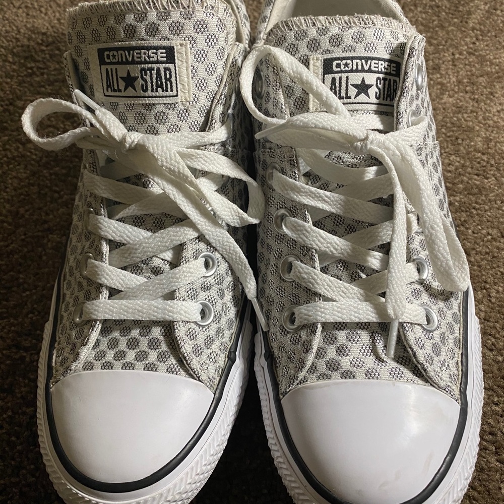 Converse size 9